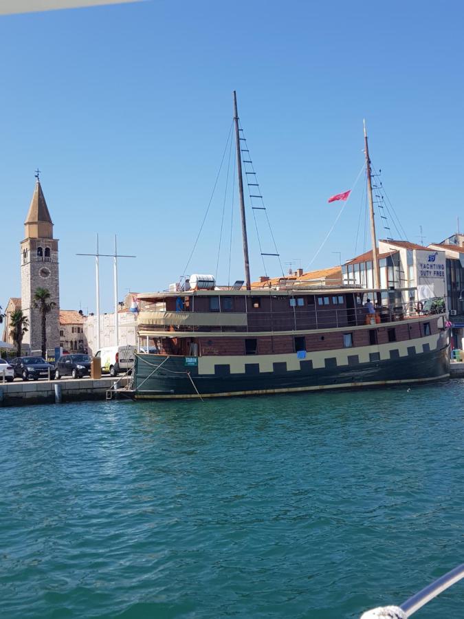 فندق Boat & Breakfast أوماغ المظهر الخارجي الصورة