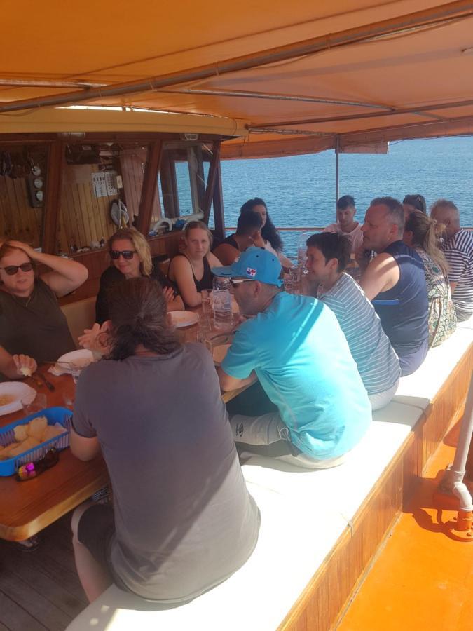 فندق Boat & Breakfast أوماغ المظهر الخارجي الصورة